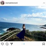 森咲智美、バストの輪郭がくっきり見えるワンピースショットを披露！「色っぽい」「超セクシー」