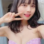 #ババババンビ 近藤沙瑛子、黒水着に包まれた透明感バストに釘付け