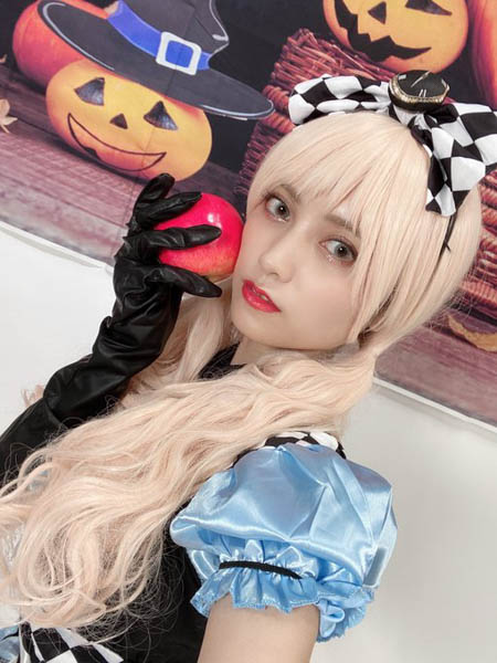 桃月なしこ、キョンシー・アリスに扮したハロウィンコスプレがスゴい!「最強すぎません??」