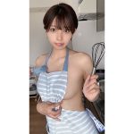 コスプレイヤー・三橋くん、横乳ハミ出る「裸エプロン」を大胆披露