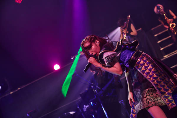 TEAM SHACHI、改名後最大規模のライブで新曲、ソロ曲含む圧倒の2時間30分公演を完走
