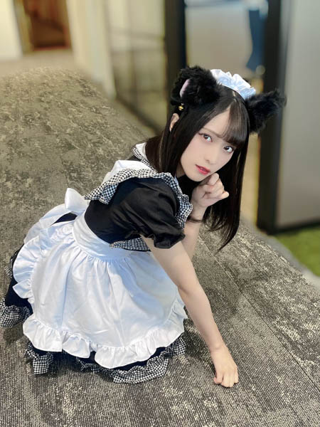 イコラブ 佐々木舞香の黒猫コスプレが「可愛すぎる!」と話題　に