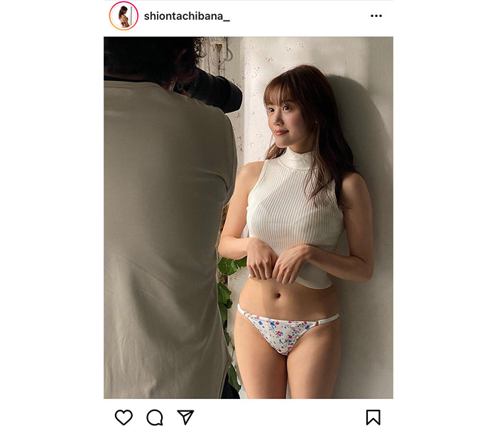 立花紫音、ニット越しの美乳ラインで視線釘付け