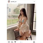 NMB48 上西怜、オフショットで魅せる脱ぎかけセクシーショットに反響ぞくぞく