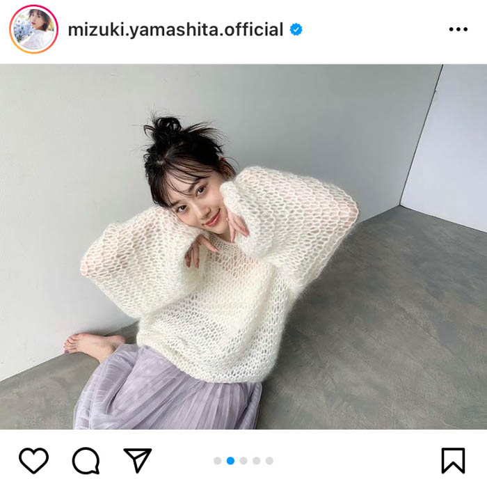 乃木坂46 山下美月、ツヤ肌ニットコーデの「CanCam」オフショットで癒しをお届け