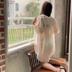 NMB48 上西怜、オフショットで魅せる脱ぎかけセクシーショットに反響ぞくぞく