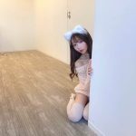 【気分は金曜日】イコラブ 大谷映美里、肌見せニットの猫耳コーデで癒しをお届け