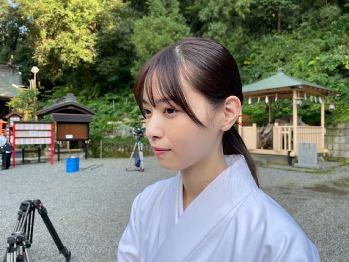 ドラマ『言霊荘』西野七瀬、巫女姿にファン歓喜の声