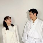 ドラマ『言霊荘』西野七瀬・永山絢斗、ホワイトコーデでにらめっこするお茶目なオフショット公開