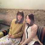 ドラマ『言霊荘』内田理央・中村ゆりかの微笑み2ショット公開