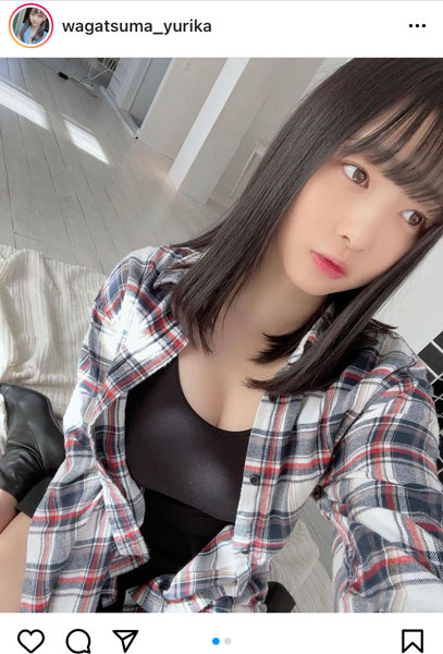 我妻ゆりか、私服コーデで魅せるふんわり美乳ライン!「美しく綺麗ですね」