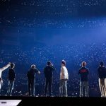 BTS、約2年ぶりの対面コンサートでファンと感激の再会