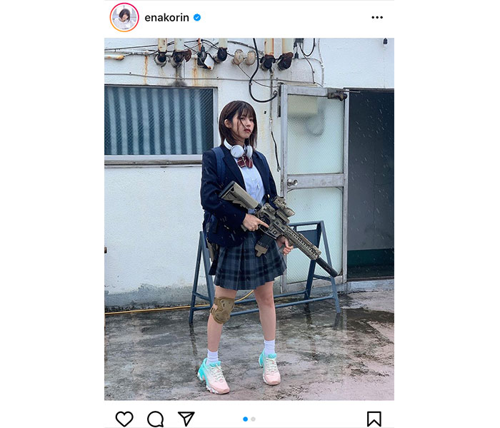 えなこ、セーラー服で機関銃を構えるオフショットに反響ぞくぞく「快感」