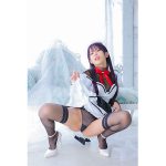 コスプレイヤー・いくみ、美脚で魅せるM字開脚で悩殺