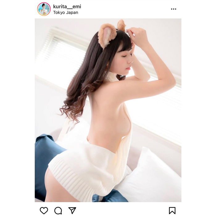 くりえみ、横乳がセクシーな童貞を殺すセーターの猫コス披露！「強過ぎて惚れます」