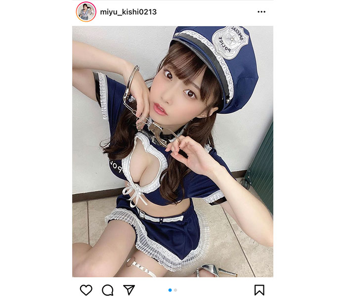 #ババババンビ 岸みゆ、胸開きセクシーポリスでファンを逮捕!「あなたのこと取り締まっちゃいます」