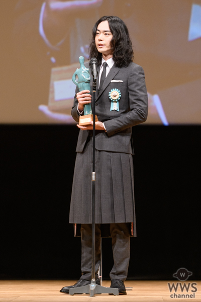 菅田将暉、「第13回TAMA映画賞」で「最優秀男優賞」を授賞 結婚祝福に照れ笑いも