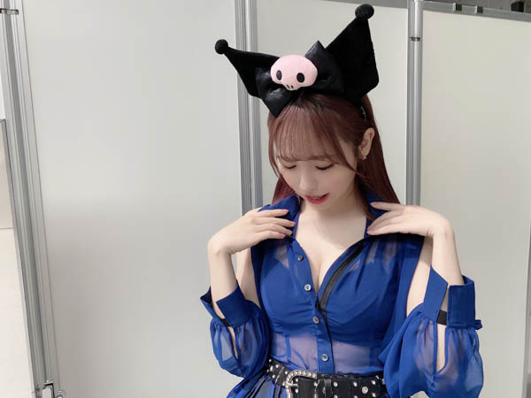 【拝みたい】SKE48 佐藤佳穂、『ご褒美衣装』でクロミちゃんグッズをセクシーに着こなし!
