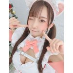 コスプレイヤー・大河もも、目が離せない! 胸元開きのメイドコスプレ披露!!