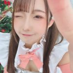 コスプレイヤー・大河もも、目が離せない! 胸元開きのメイドコスプレ披露!!