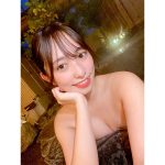 高梨瑞樹、露天風呂で濡れ肌セクシーな自撮りをお届け!