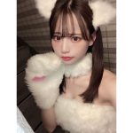 NMB48 和田海佑、「いい推しの日」にケモ耳コスプレでデコルテ披露