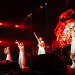 【ライブレポート】Little Glee Monster、スキル全開のパフォーマンスで9曲を熱唱。「初めて見る人に少しでも爪痕を残したい！」＜COUNTDOWN JAPAN 21/22＞