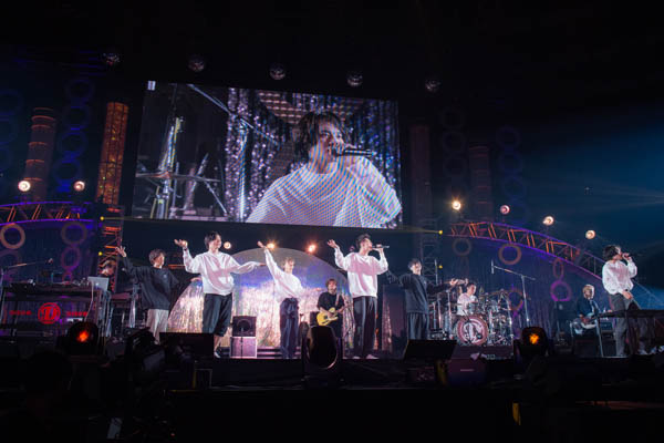 超特急・DISH//、大阪城ホールにて結成10周年を祝うスペシャルライブを開催