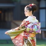 小芝風花、白地の晴れ着姿を華やかに披露 ＜オスカープロモーション新春晴れ着撮影会＞