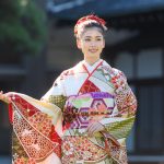 小芝風花、白地の晴れ着姿を華やかに披露 ＜オスカープロモーション新春晴れ着撮影会＞