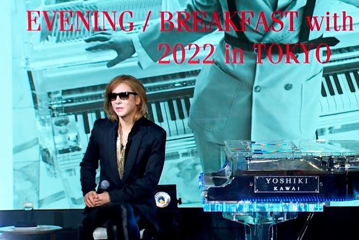 【動画】YOSHIKIが2年ぶり帰国で「Forever Love」をピアノで披露！