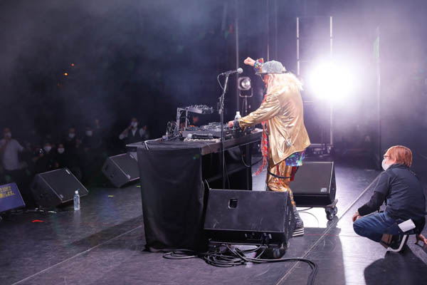 DJ KOO、TRF・安室奈美恵など往年の名曲でフロアへ夏を届ける!! ＜ICheck Presents SUMMER MADA FES 2021＞