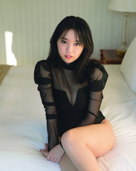 大原優乃、大人セクシーな眼差しで視線惹きつけ「尊い」「色気が出てますね」