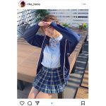 堀江りほ、制服コスプレで美尻を大胆に見せつけ!