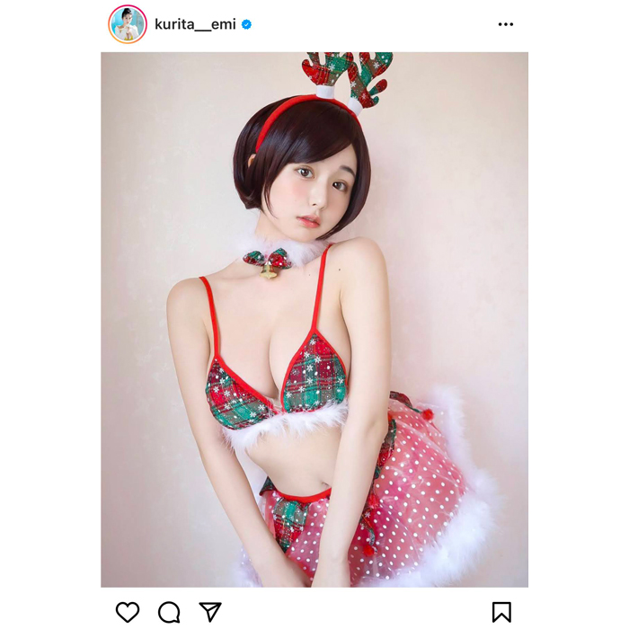 くりえみ、クリスマス柄のビキニでセクシートナカイに変身！「可愛すぎる」