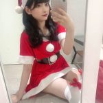 #ババババンビ 小鳥遊るい、色白美肌に釘付けなサンタクロース・トナカイのコスプレ披露