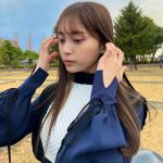 小山璃奈、私服ワンピースのスリットから美脚チラ見せ「全てお気に入りです」