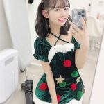 #ババババンビ 近藤沙瑛子、苺大福つまみぐいのサンタコスが可愛すぎる!