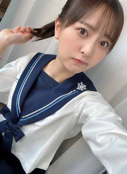 森保まどか、制服姿の自撮りショットに反響ぞくぞく!「現役感ハンパない!」「制服姿も似合うなんて素敵すぎる!」