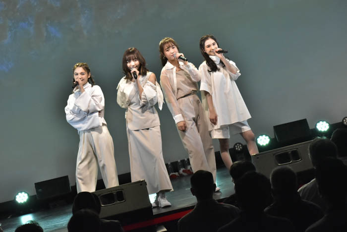 【ライブレポート】et-アンド-、クリスマス・イブに2021年マンスリー・ライブ完走 来年は「みんなでもっともっと駆け抜けていきたい」