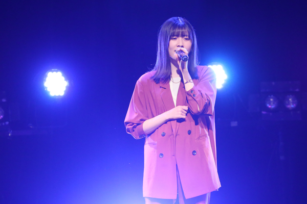 【ライブレポート】小片リサ、カバーアルバムリリイベにつばきファクトリーがサプライズ登場