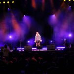 鈴木亜美、ファー付きのミニスカ衣装で『BE TOGETHER』を熱唱! ＜ICheckPresents SUMMER MADA FES 2021＞