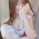 竹内星菜、尻尾が可愛い! 色白美ボディにうっとり釘付け!