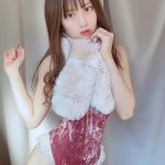 竹内星菜、尻尾が可愛い! 色白美ボディにうっとり釘付け!