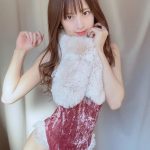 竹内星菜、尻尾が可愛い! 色白美ボディにうっとり釘付け!