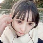 NMB48 梅山恋和、もち肌×お団子ヘアの制服姿で冬デート気分!