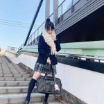 NMB48 梅山恋和、もち肌×お団子ヘアの制服姿で冬デート気分!