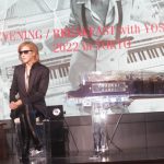 YOSHIKI、サンタ帽被ってピアノ演奏 3年ぶりのディナーショー開催も発表
