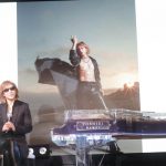 YOSHIKI、サンタ帽被ってピアノ演奏 3年ぶりのディナーショー開催も発表