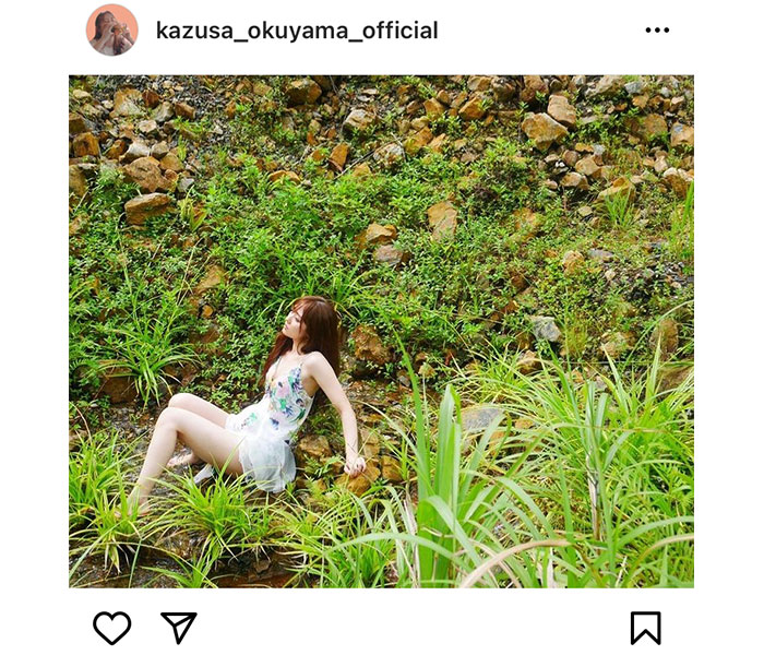 奥山かずさ、2021年最後の投稿は3rd写真集オフショットで締める「皆さん良いお年を」